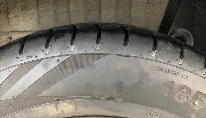 2015 Renault Lodgy 110 PS RXZ STEPWAY 8 STR, Diesel, Manual, 28,953 km, Left Rear Tyre Tread