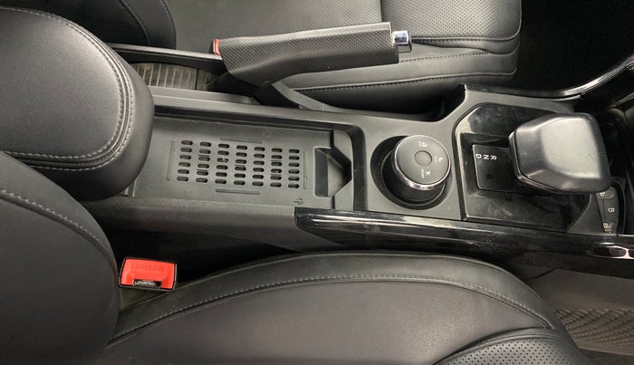 2023 Tata NEXON FEARLESS + SUNROOF AMT DUAL TONE 1.5 DIESEL, Diesel, Automatic, 15,482 km, Gear Lever