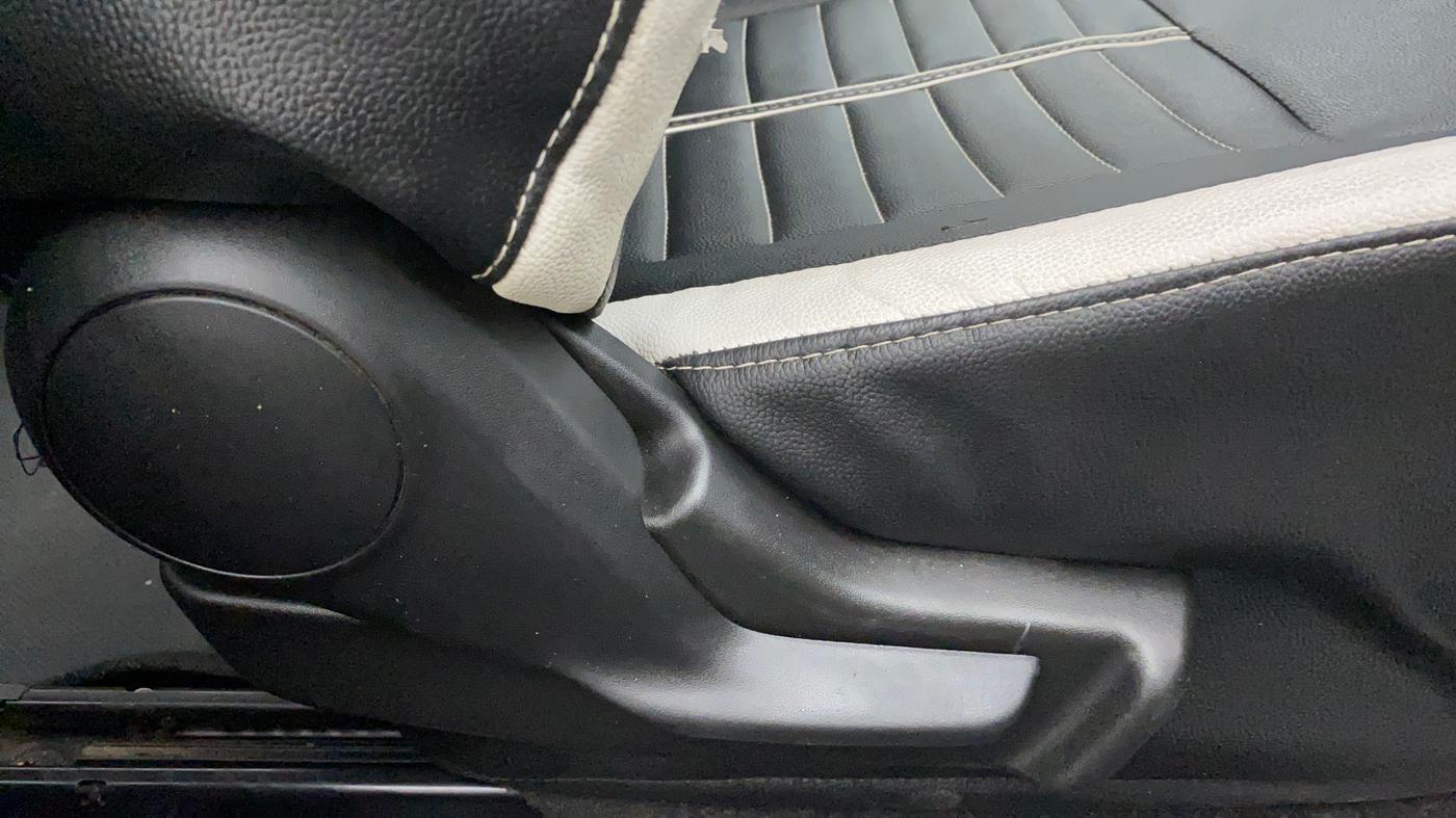 2017 Maruti IGNIS ZETA 1.2, Petrol, Manual, 23,650 km, Driver Side Adjustment Panel