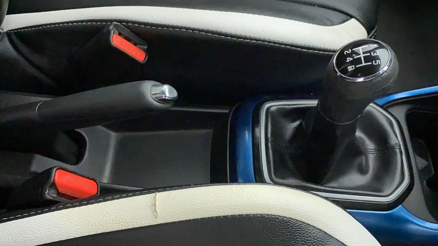 2017 Maruti IGNIS ZETA 1.2, Petrol, Manual, 23,650 km, Gear Lever