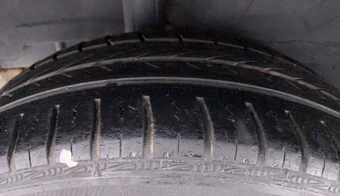 2020 Toyota YARIS V CVT, Petrol, Automatic, 39,198 km, Right Rear Tyre Tread