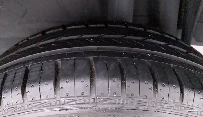 2020 Toyota YARIS V CVT, Petrol, Automatic, 39,198 km, Left Rear Tyre Tread