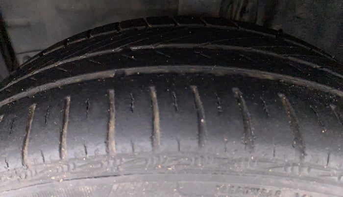 2020 Toyota YARIS V CVT, Petrol, Automatic, 39,198 km, Left Front Tyre Tread