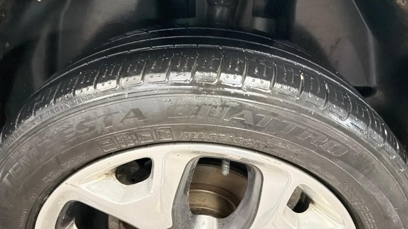 2018 Jeep Compass LIMITED PLUS PETROL AT, Petrol, Automatic, 1,05,006 km, Left Rear Tyre Tread