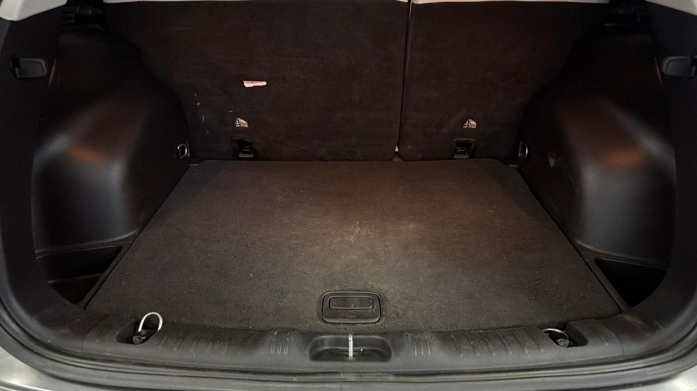2018 Jeep Compass LIMITED PLUS PETROL AT, Petrol, Automatic, 1,05,006 km, Boot Inside
