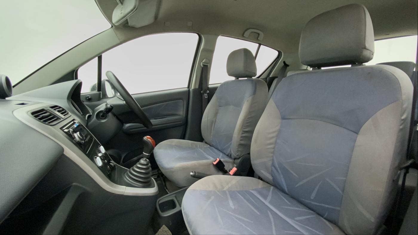 2011 Maruti Ritz VDI, Diesel, Manual, 80,428 km, Right Side Front Door Cabin