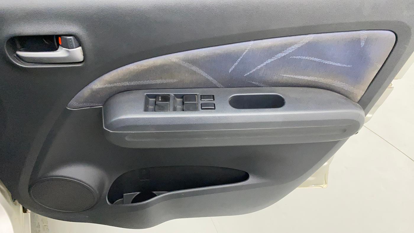 2011 Maruti Ritz VDI, Diesel, Manual, 80,428 km, Driver Side Door Panels Control