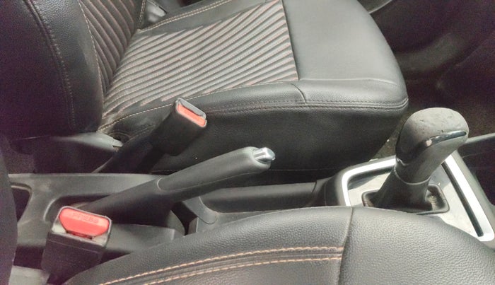 2019 Maruti Swift ZDI AMT, Diesel, Automatic, 1,33,716 km, Gear Lever