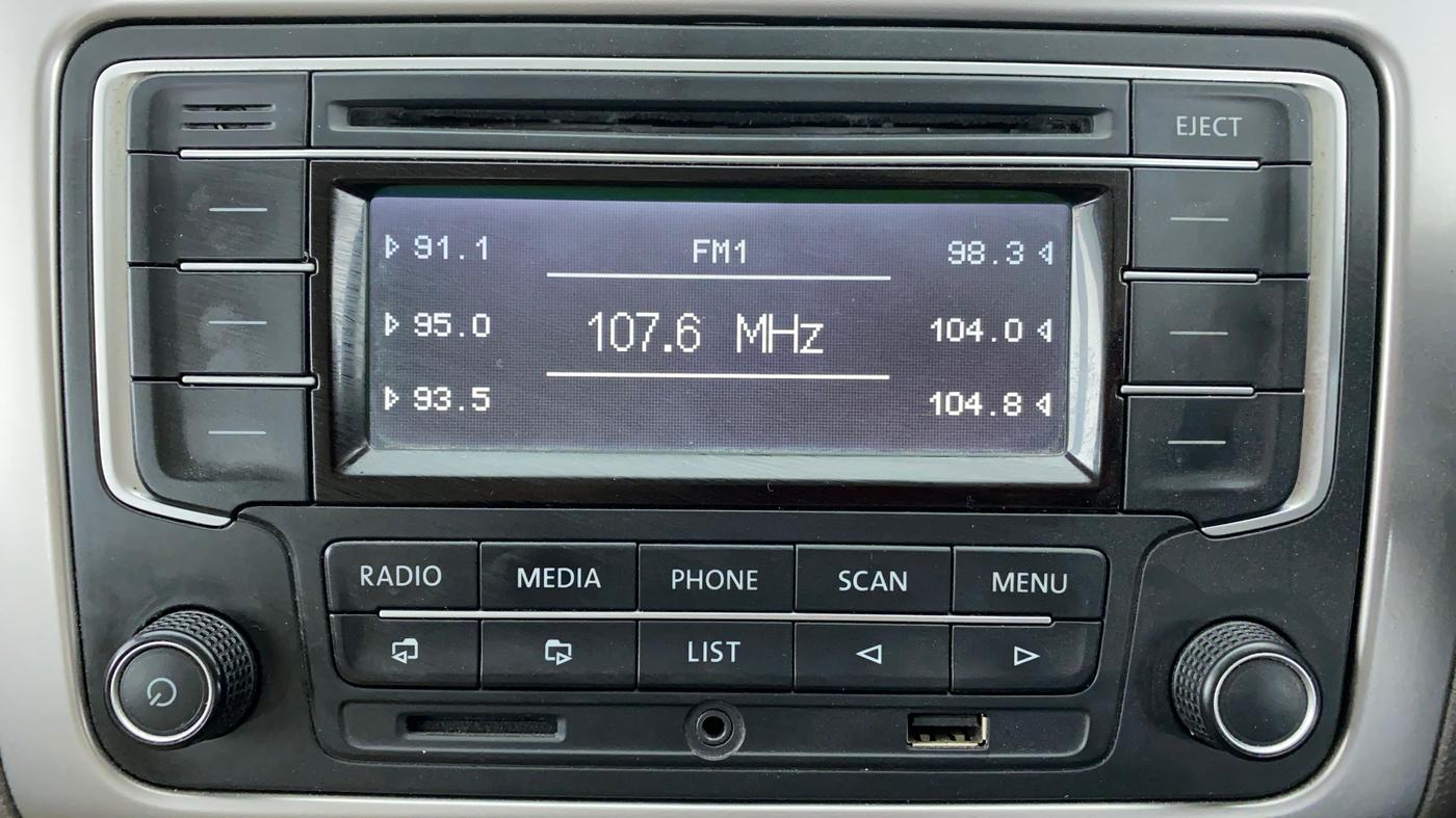 2015 Volkswagen Vento HIGHLINE TDI AT, Diesel, Automatic, 28,763 km, Infotainment System