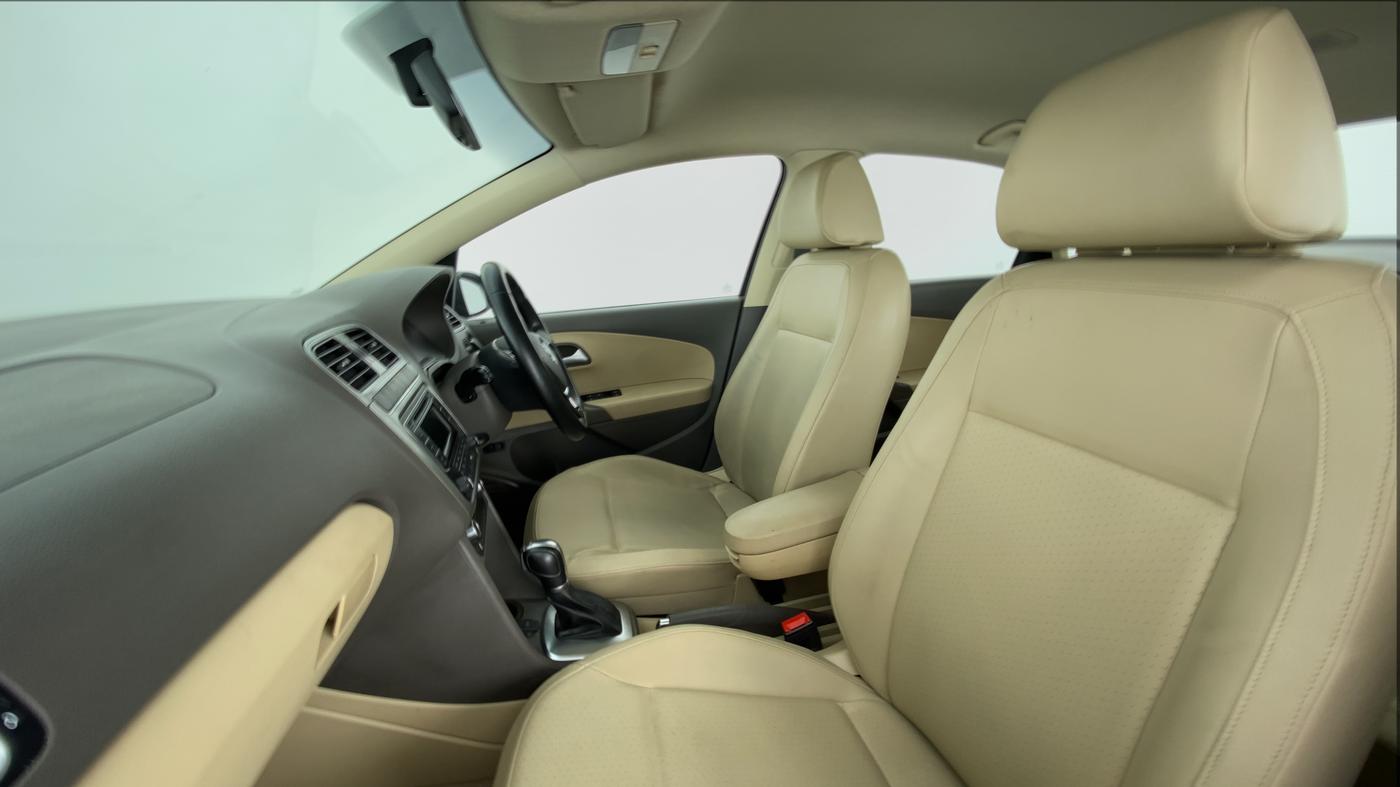 2015 Volkswagen Vento HIGHLINE TDI AT, Diesel, Automatic, 28,763 km, Right Side Front Door Cabin
