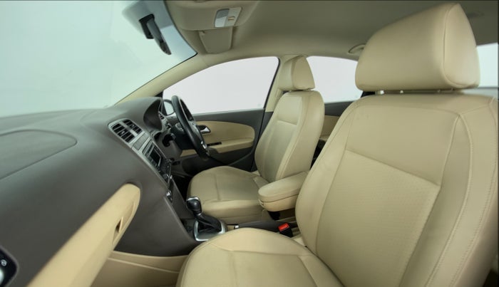 2015 Volkswagen Vento HIGHLINE TDI AT, Diesel, Automatic, 28,763 km, Right Side Front Door Cabin