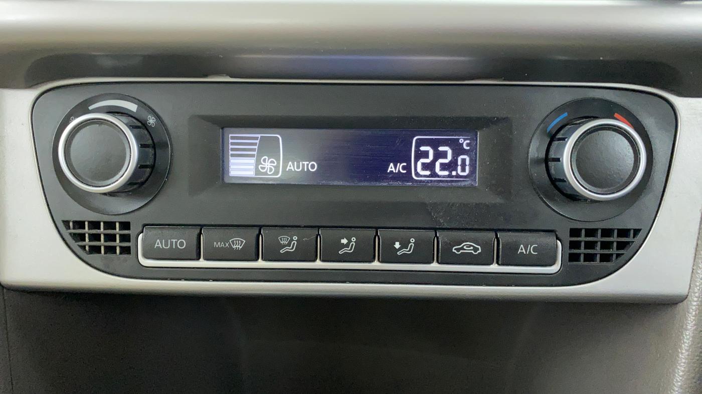 2015 Volkswagen Vento HIGHLINE TDI AT, Diesel, Automatic, 28,763 km, Automatic Climate Control