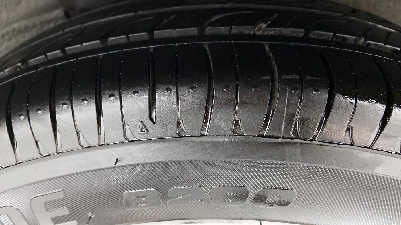 2010 Hyundai i10 MAGNA 1.2, Petrol, Manual, 60,857 km, Left Rear Tyre Tread