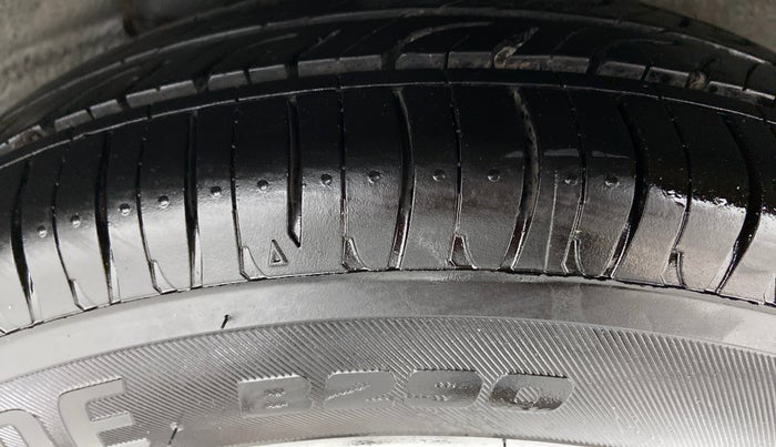 2010 Hyundai i10 MAGNA 1.2, Petrol, Manual, 60,857 km, Left Rear Tyre Tread