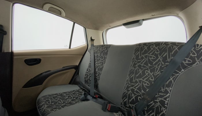 2010 Hyundai i10 MAGNA 1.2, Petrol, Manual, 60,857 km, Right Side Rear Door Cabin View