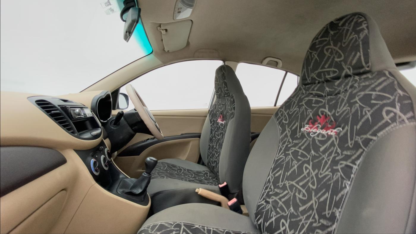 2010 Hyundai i10 MAGNA 1.2, Petrol, Manual, 60,857 km, Right Side Front Door Cabin View