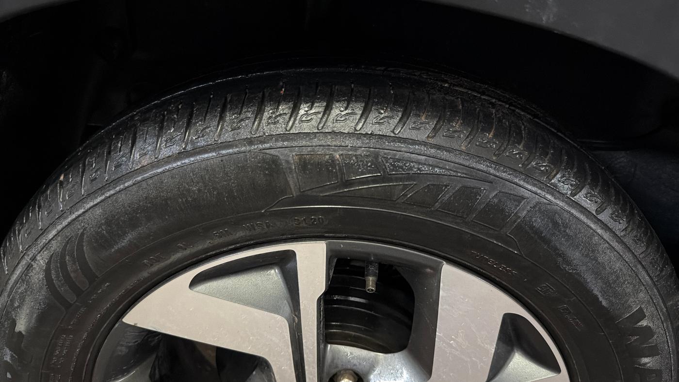 2020 KIA SONET GTX PLUS 1.0 IMT, Petrol, Manual, 47,474 km, Right Rear Tyre Tread
