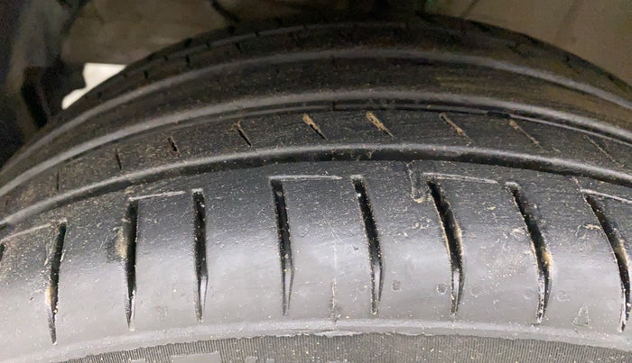 2019 Maruti Swift VXI, Petrol, Manual, 38,163 km, Left Front Tyre Tread