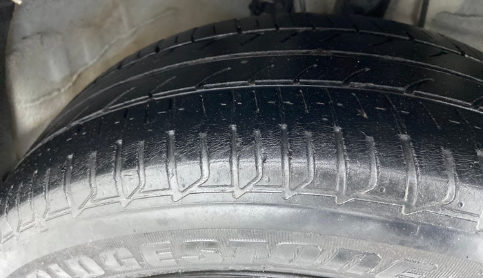 2017 Hyundai Elite i20 ASTA 1.2, Petrol, Manual, 36,363 km, Right Front Tyre Tread
