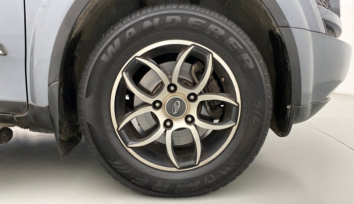 2014 Mahindra XUV500 W6 4X2, Diesel, Manual, 93,713 km, Right Front Wheel