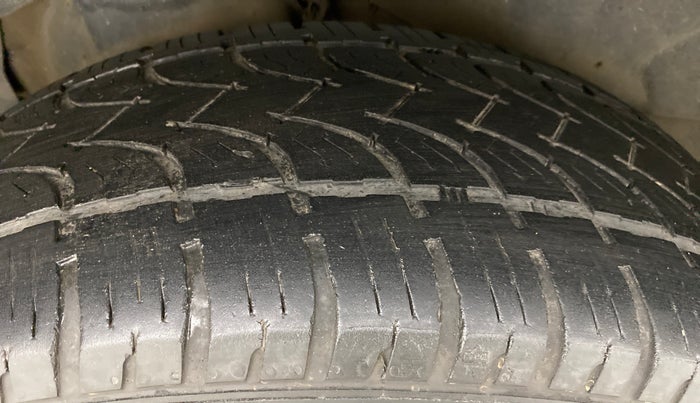 2014 Mahindra XUV500 W6 4X2, Diesel, Manual, 93,713 km, Right Rear Tyre Tread