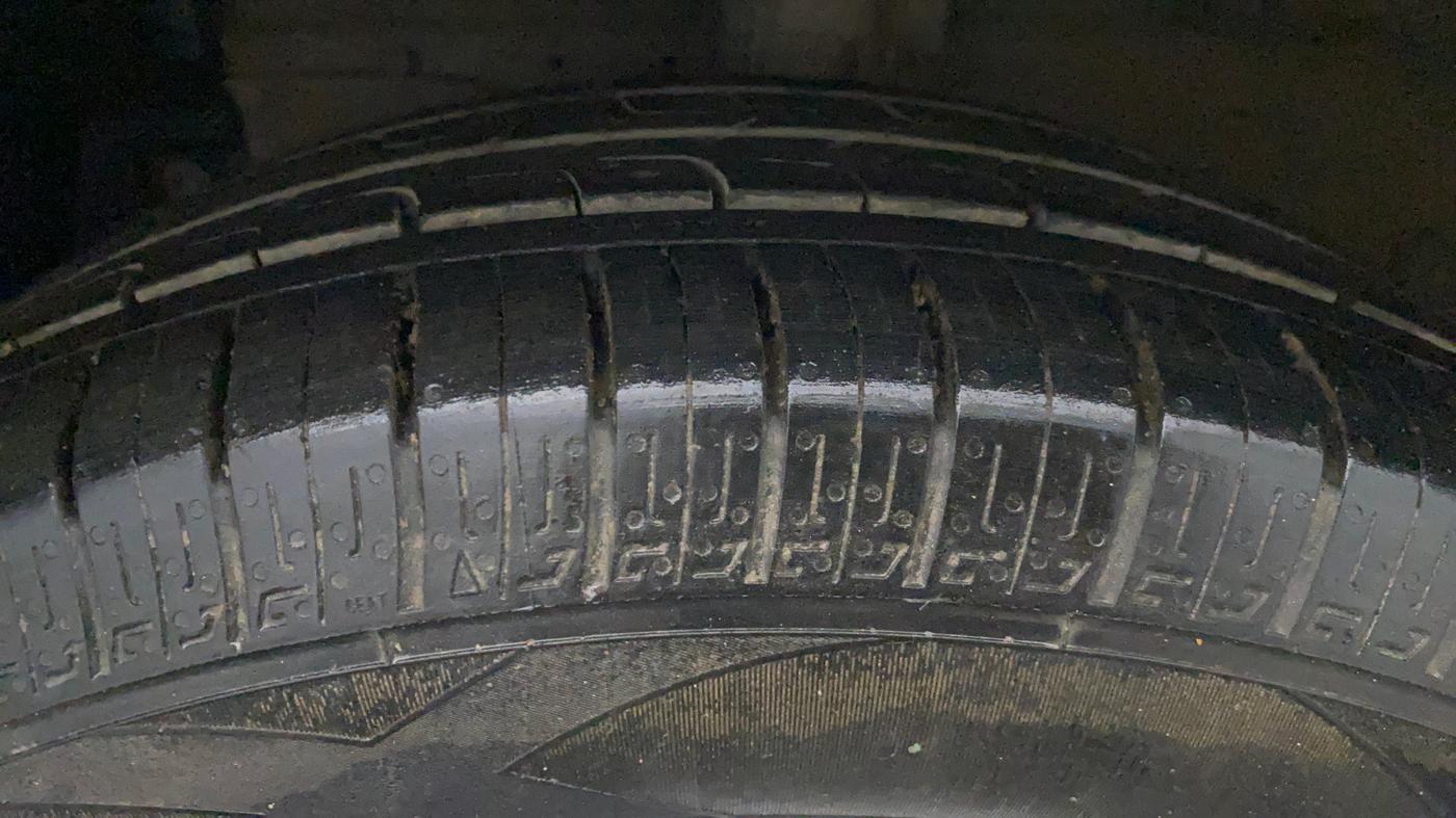 2019 Maruti Ciaz SIGMA 1.5 SHVS MT  PETROL, Petrol, Manual, 63,663 km, Left Front Tyre Tread