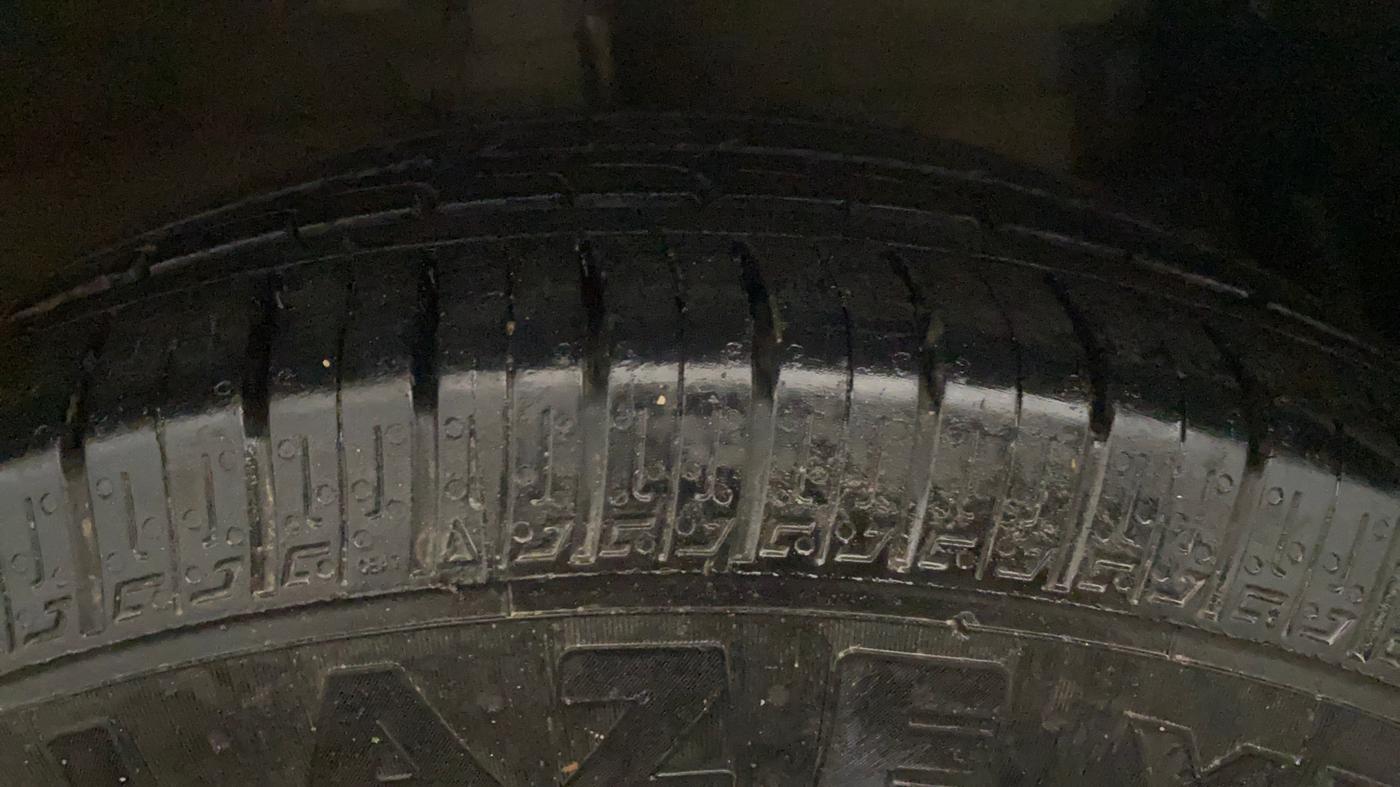 2019 Maruti Ciaz SIGMA 1.5 SHVS MT  PETROL, Petrol, Manual, 63,663 km, Right Front Tyre Tread