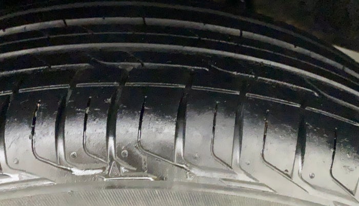 2020 Tata NEXON XE PETROL, Petrol, Manual, 24,380 km, Right Rear Tyre Tread
