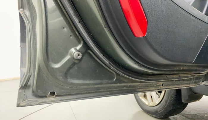 2020 Tata NEXON XE PETROL, Petrol, Manual, 24,380 km, Front passenger door - Slight discoloration