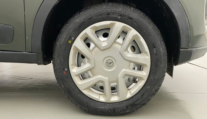 2020 Tata NEXON XE PETROL, Petrol, Manual, 24,380 km, Right Front Wheel