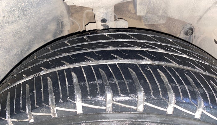 2018 Renault Duster 110 PS RXZ 4X4 MT DIESEL, Diesel, Manual, 64,613 km, Right Front Tyre Tread