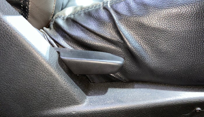 2018 Renault Duster 110 PS RXZ 4X4 MT DIESEL, Diesel, Manual, 64,613 km, Driver Side Adjustment Panel