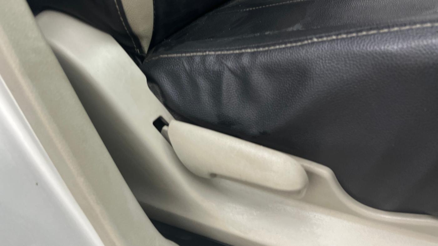 2014 Maruti Celerio ZXI, Petrol, Manual, 83,188 km, Driver Side Adjustment Panel