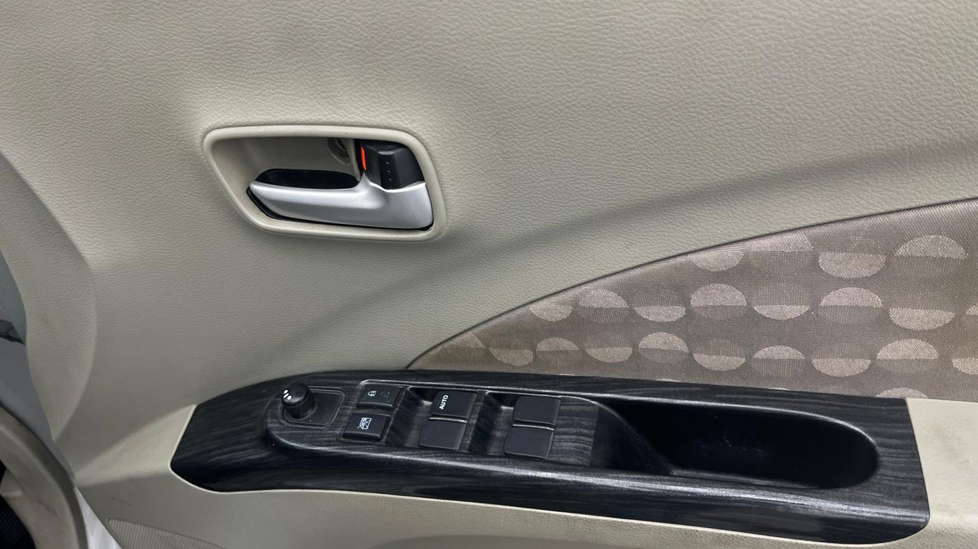 2014 Maruti Celerio ZXI, Petrol, Manual, 83,188 km, Driver Side Door Panels Control