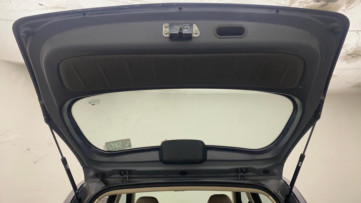 2014 Hyundai i10 SPORTZ 1.1, CNG, Manual, 49,875 km, Boot Inside