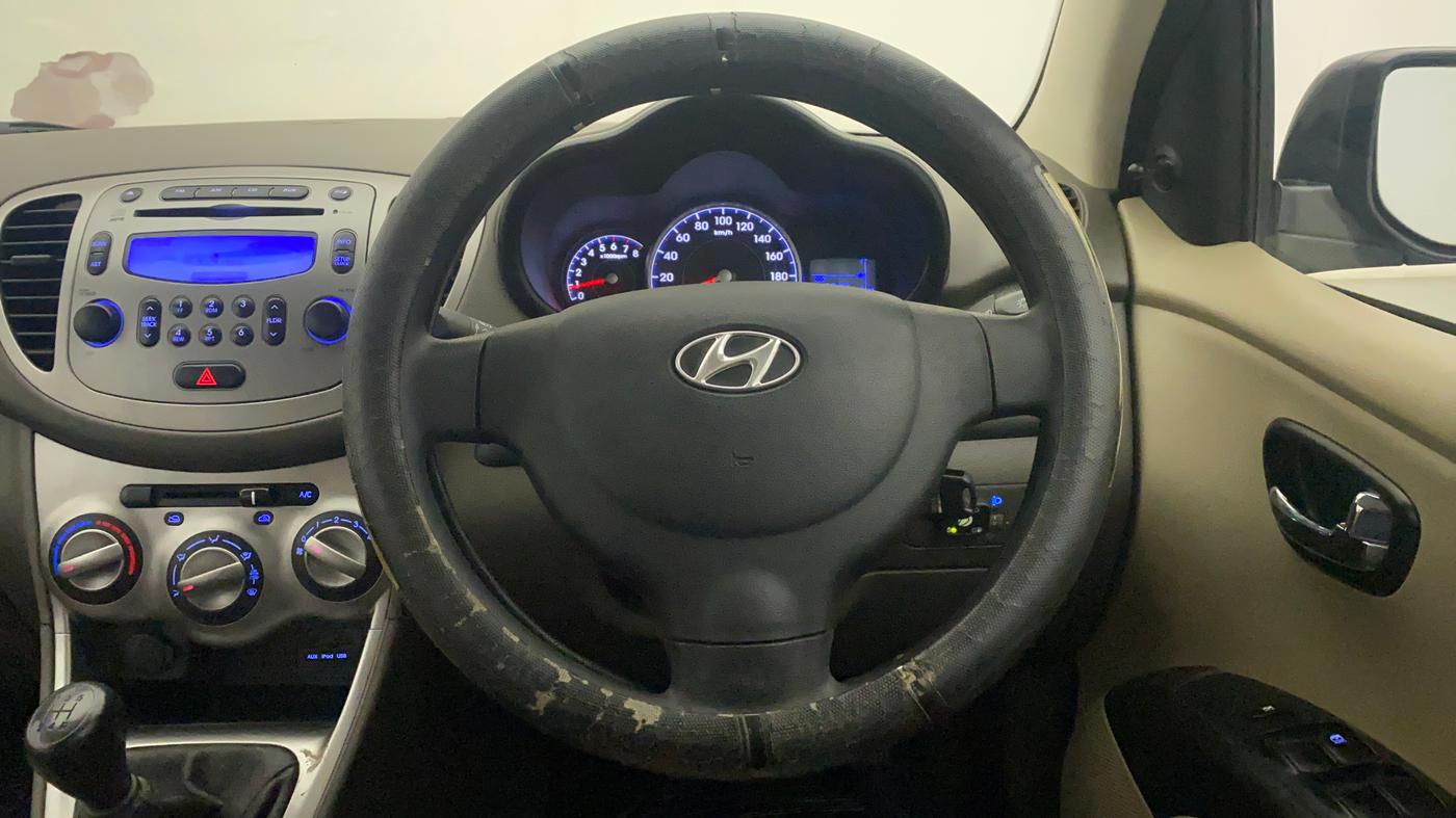 2014 Hyundai i10 SPORTZ 1.1, CNG, Manual, 49,875 km, Steering Wheel Close Up