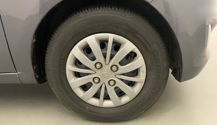 2014 Hyundai i10 SPORTZ 1.1, CNG, Manual, 49,875 km, Right Front Wheel