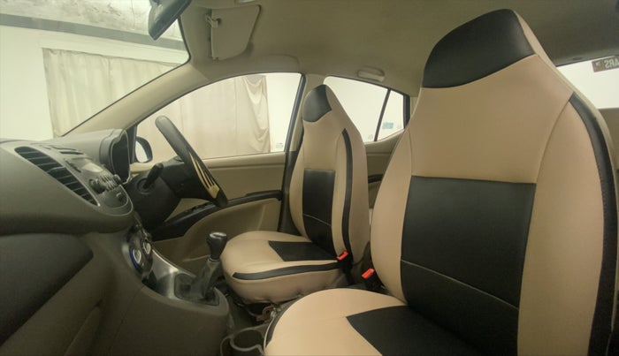 2014 Hyundai i10 SPORTZ 1.1, CNG, Manual, 49,875 km, Right Side Front Door Cabin