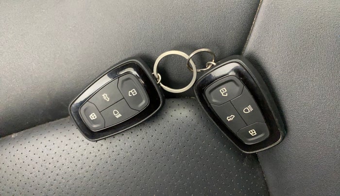 2022 Tata NEXON XZ PLUS PETROL DARK EDITION, Petrol, Manual, 67,235 km, Key Close Up