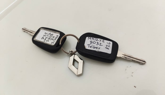 2024 Renault TRIBER RXL Limited Edition, Petrol, Manual, 4,849 km, Key Close Up