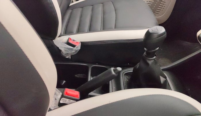 2024 Renault TRIBER RXL Limited Edition, Petrol, Manual, 4,849 km, Gear Lever