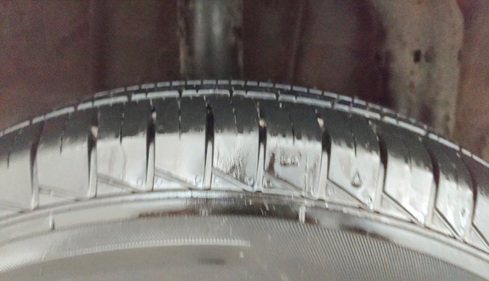 2024 Renault TRIBER RXL Limited Edition, Petrol, Manual, 4,849 km, Right Rear Tyre Tread