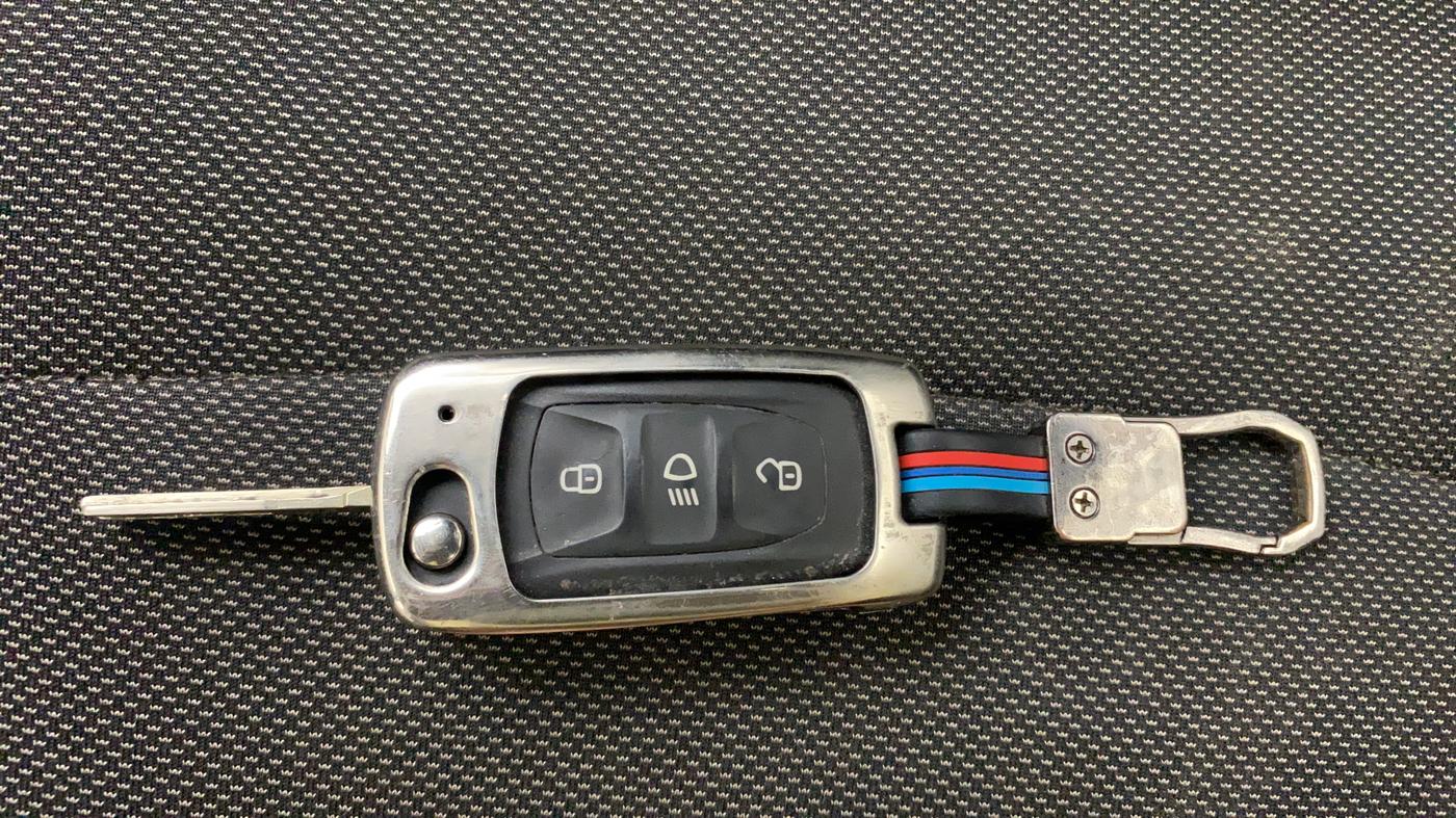 2019 Tata TIGOR XZ PLUS PETROL, Petrol, Manual, 63,922 km, Key Close Up