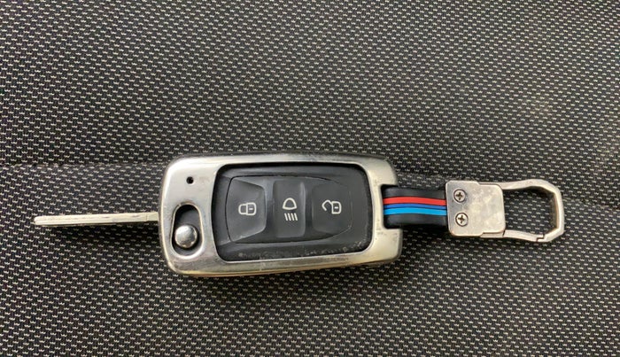 2019 Tata TIGOR XZ PLUS PETROL, Petrol, Manual, 63,922 km, Key Close Up