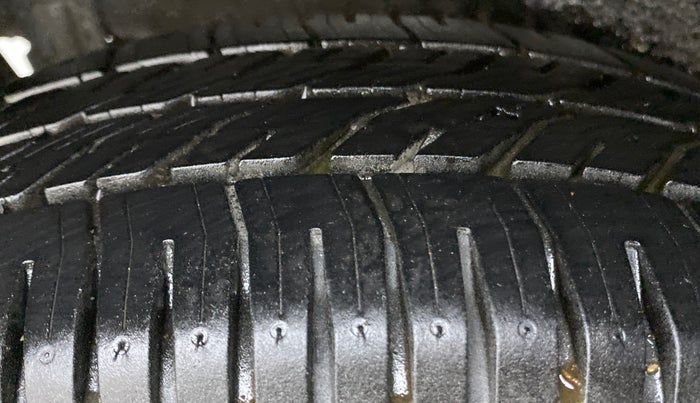 2013 Maruti Wagon R 1.0 VXI, Petrol, Manual, 29,373 km, Right Rear Tyre Tread