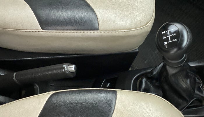 2013 Maruti Wagon R 1.0 VXI, Petrol, Manual, 29,373 km, Gear Lever