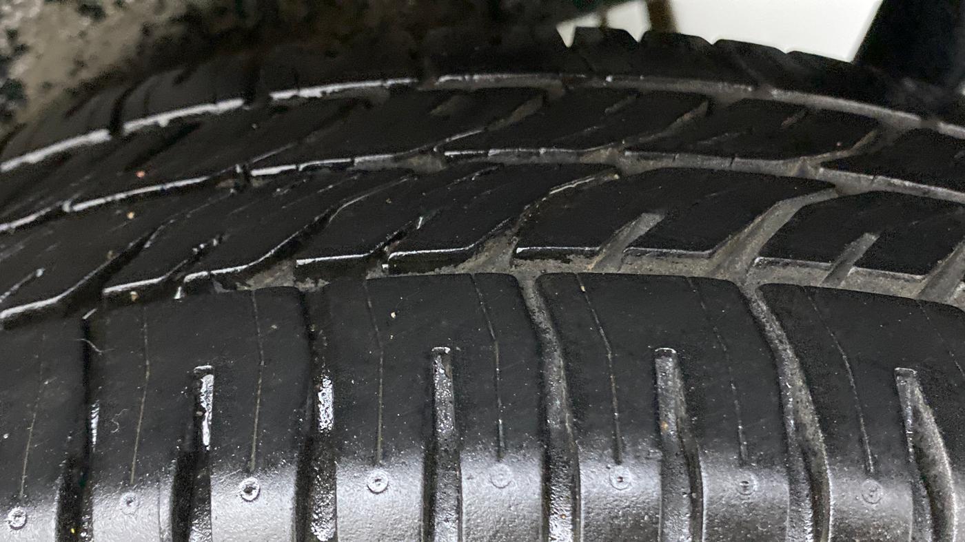 2013 Maruti Wagon R 1.0 VXI, Petrol, Manual, 29,373 km, Left Rear Tyre Tread