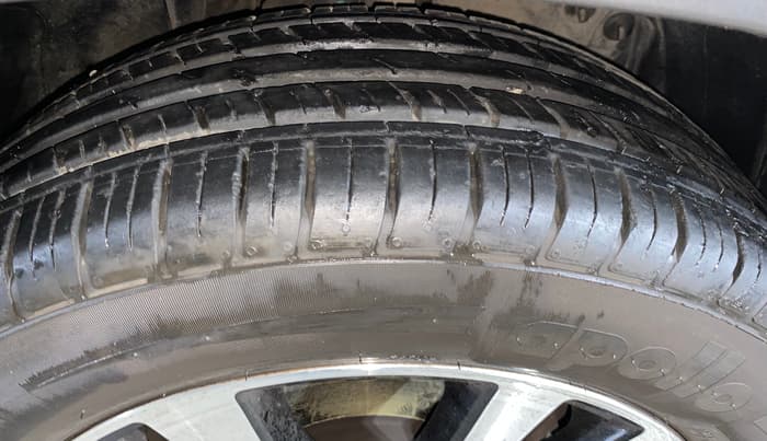 2019 Nissan Kicks XV 1.5, Petrol, Manual, 10,880 km, Right Front Tyre Tread
