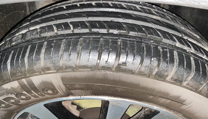 2019 Nissan Kicks XV 1.5, Petrol, Manual, 10,880 km, Left Front Tyre Tread