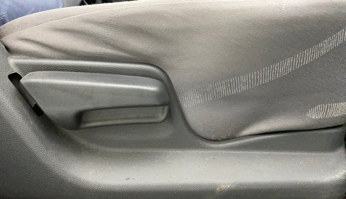 2011 Maruti Ritz VXI, Petrol, Manual, 87,652 km, Driver Side Adjustment Panel